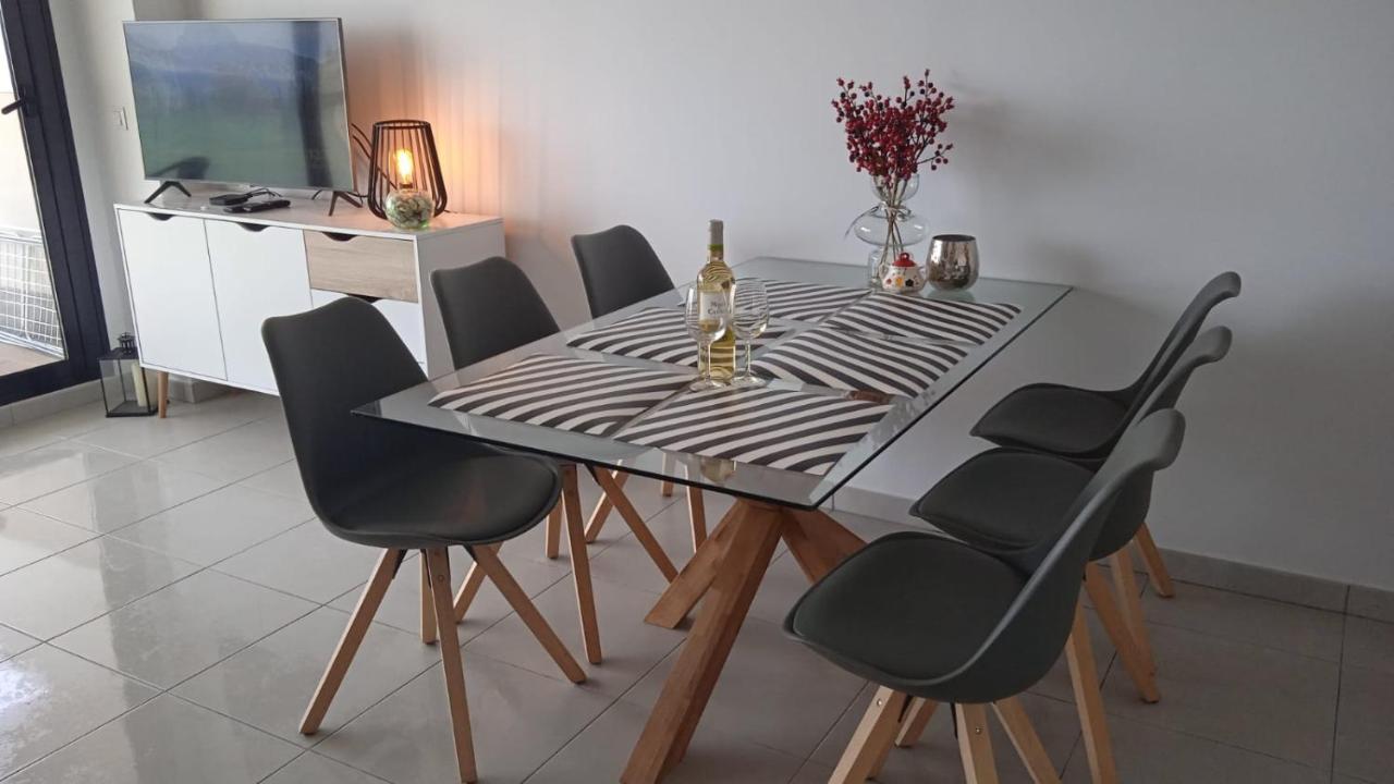 Sea View And Ifach Calpe Apartment Bagian luar foto